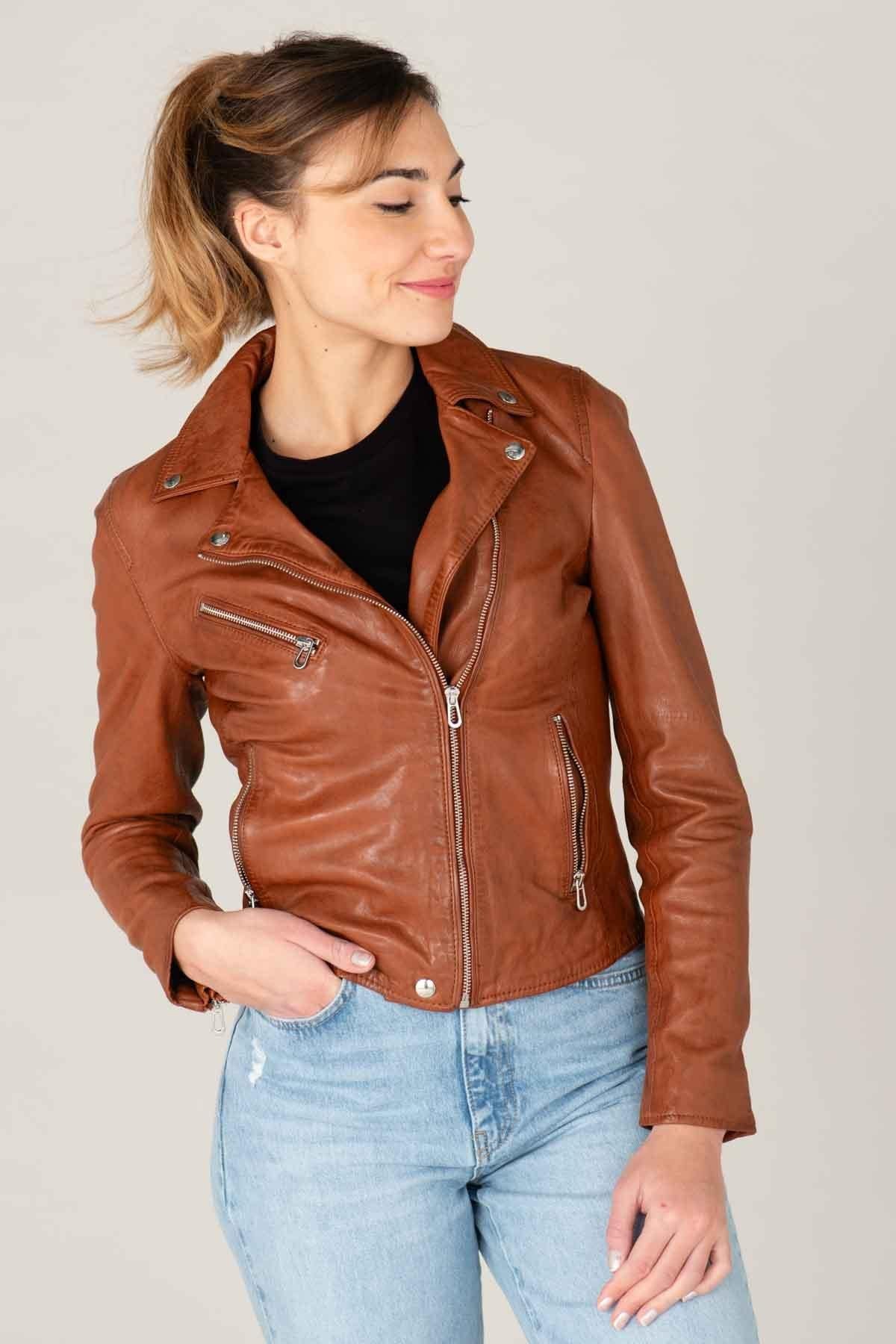Cognac lambskin biker jacket, vegetable-tanned. Soft, sleek, and cool. - Image n°4