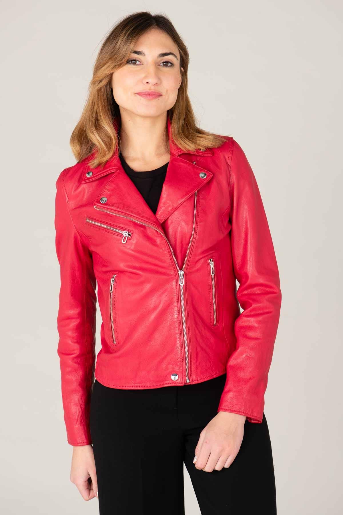 Raspberry lambskin biker jacket with silver zips and floral lining. - Image n°2