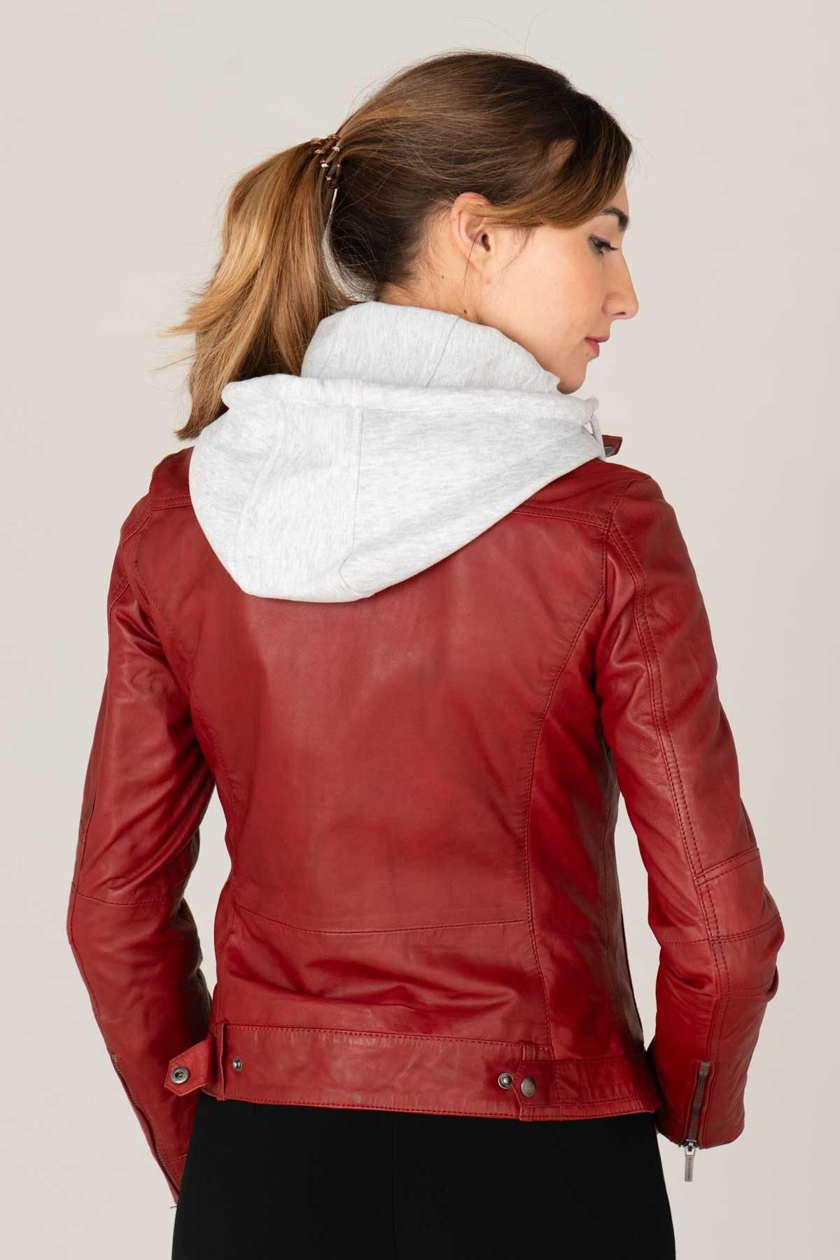 Washed lambskin jacket in red chilli, featuring a detachable hood. - Image n°5