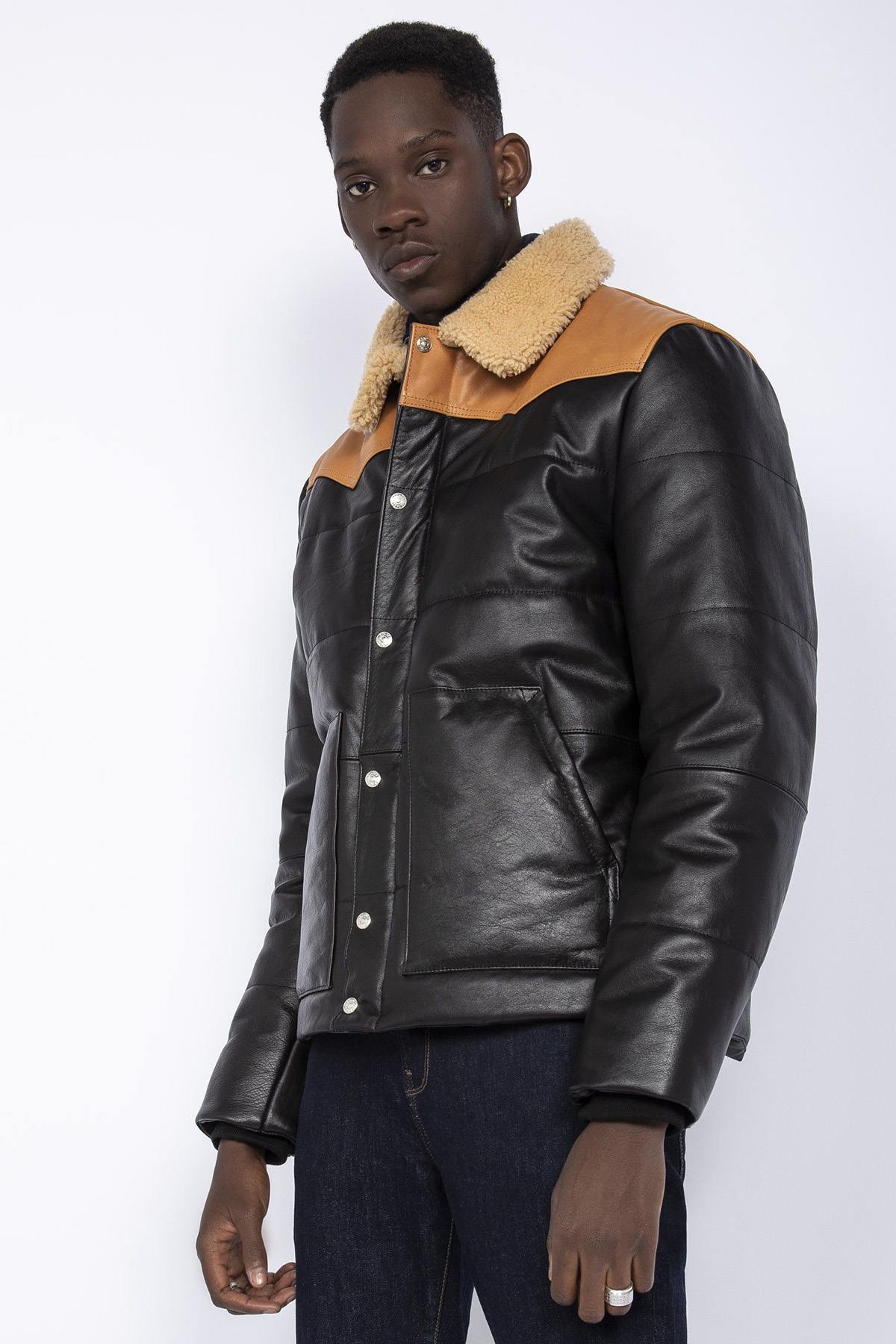 Schott's LCDAYTON: vachetta leather and shearling for winter warmth. - Image n°3
