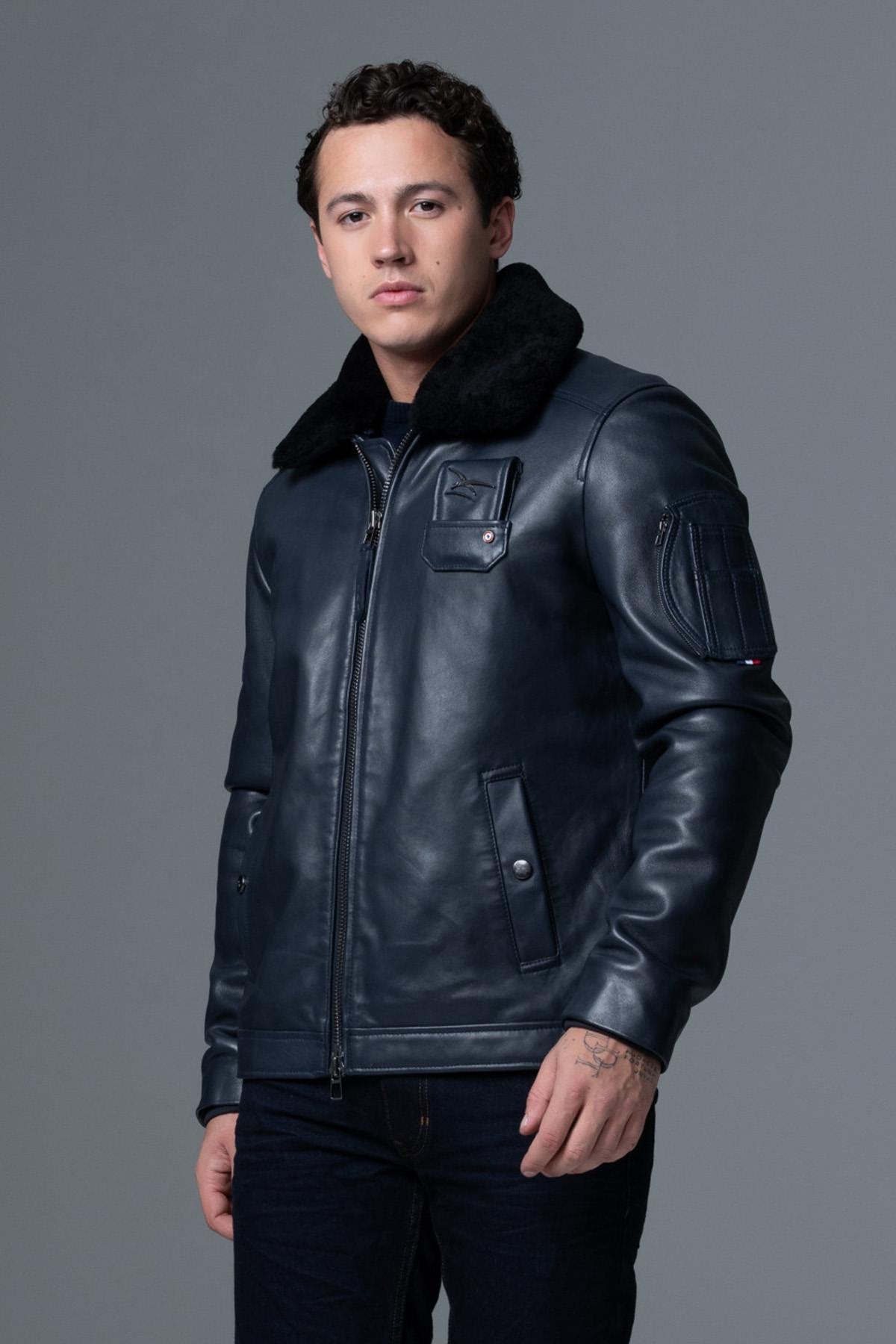 French navy lambskin jacket: aviator style, fur collar, zip pockets. - Image n°11