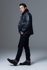 French navy lambskin jacket: aviator style, fur collar, zip pockets. - Image n°12