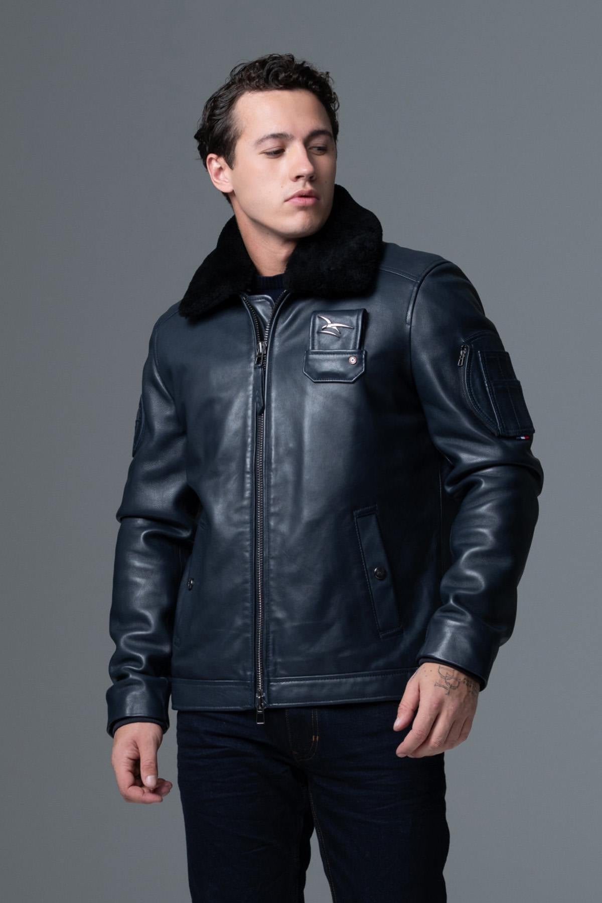 French navy lambskin jacket: aviator style, fur collar, zip pockets. - Image n°7