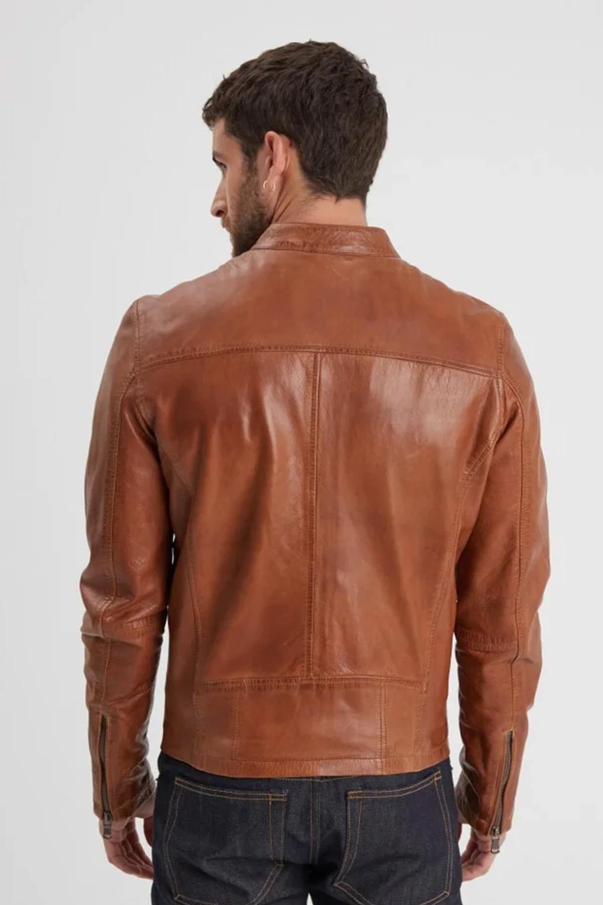 Timeless biker jacket in supple cognac lambskin with a textured touch. - Image n°5