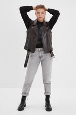 Bold sheep leather jacket in washed black and cognac, rock-inspired. - Image n°2