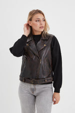 Bold sheep leather jacket in washed black and cognac, rock-inspired. - Image n°4