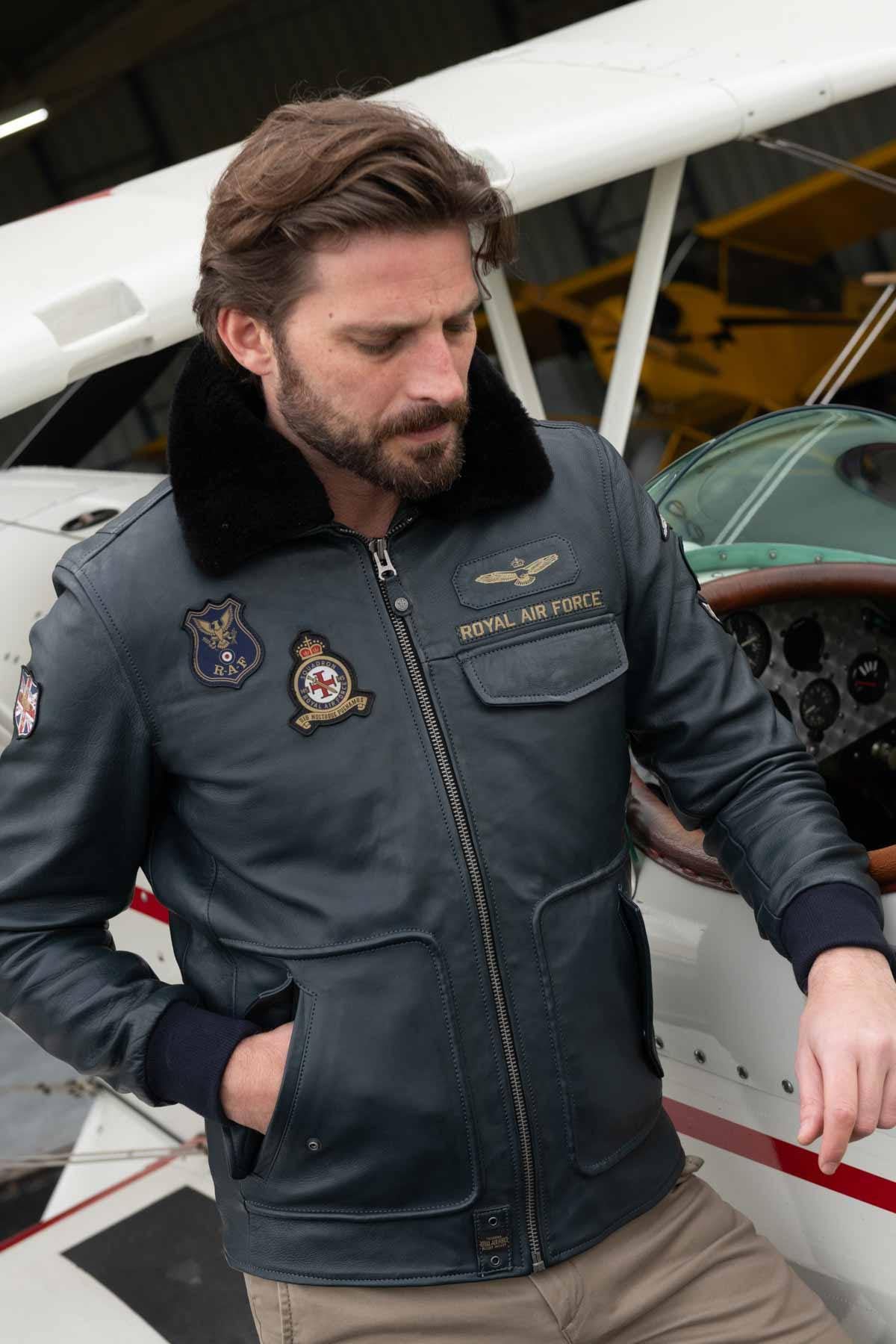 RAF navy sheepskin jacket. Soft leather, removable Thinsulate lining. - Image n°1