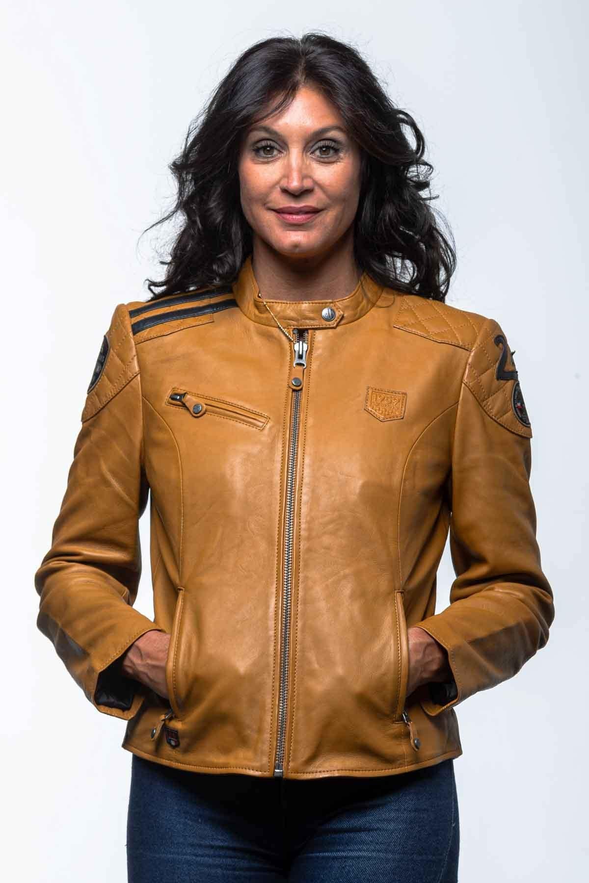 Le Mans-inspired yellow sheepskin jacket, sporty and stylish. - Image n°1