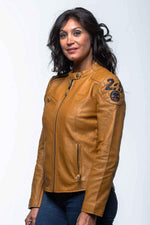 Le Mans-inspired yellow sheepskin jacket, sporty and stylish. - Image n°2