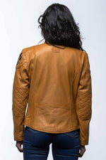 Le Mans-inspired yellow sheepskin jacket, sporty and stylish. - Image n°3