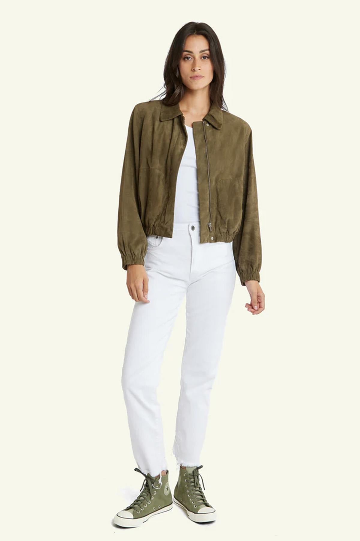 Serge Pariente's khaki suede goat leather jacket, minimalist and airy. - Image n°4
