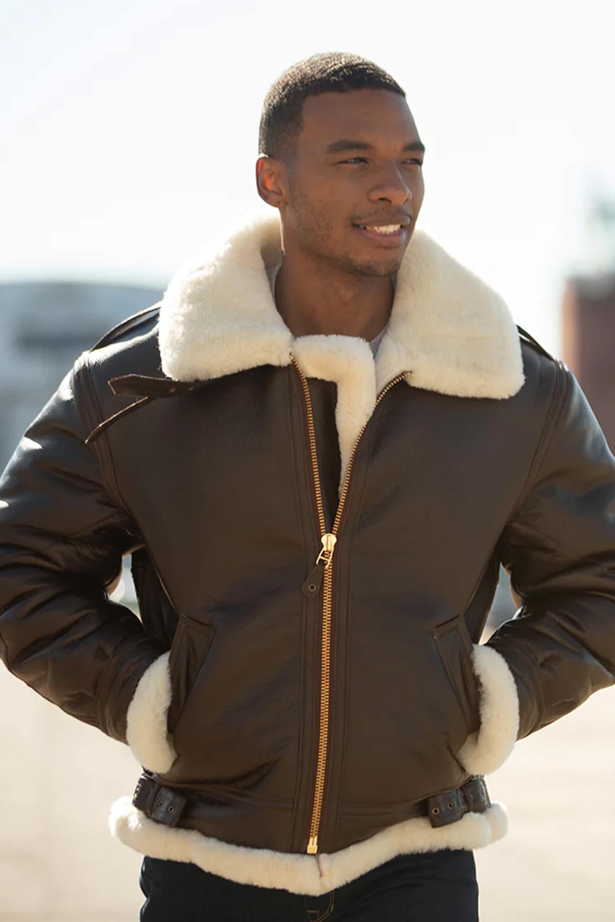 Thick shearling B-3: warmth and durability, a WWII aviation classic. - Image n°2