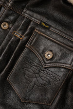 Buffalo leather trucker jacket with rapid patina for vintage charm. - Image n°8
