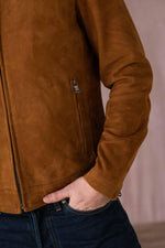 Velvety goat suede in Cognac, Daytona's Delf for classic biker style. - Image n°4