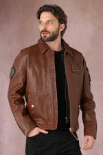 Aviator-style cognac sheepskin jacket, slim cut with practical pockets. - Image n°1