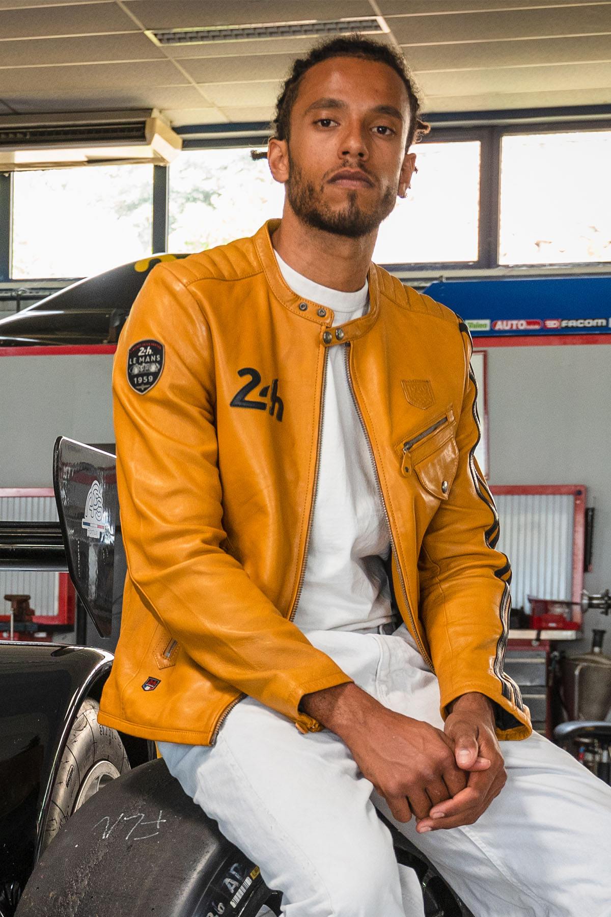 Yellow sheepskin jacket with a regular fit, inspired by motorsport. - Image n°1