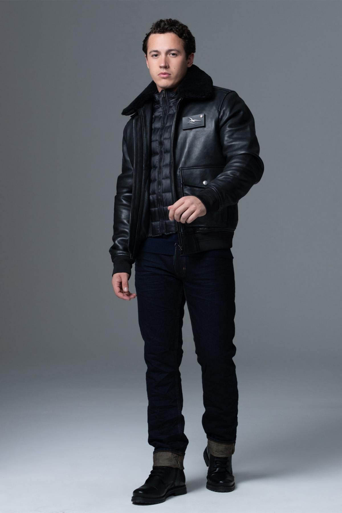 French Air and Space Force-endorsed lambskin aviator jacket in black. - Image n°2