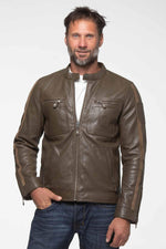 Sheepskin jacket in military green, inspired by Steve McQueen's look. - Image n°2