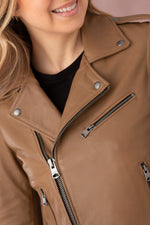 Slim-fit biker jacket in soft maroon washed sheepskin. - Image n°3