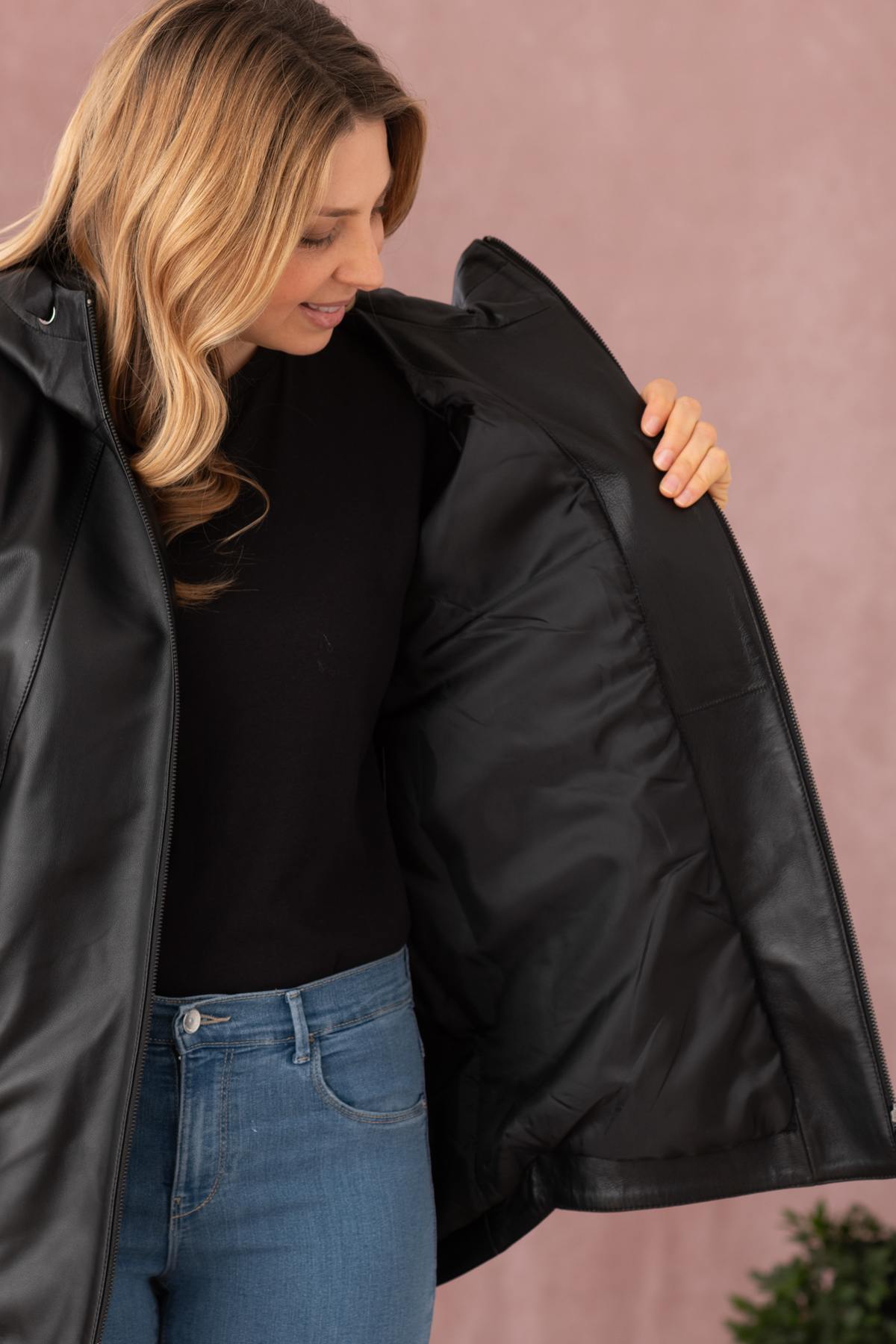 Cityzen's black pearl lambskin jacket-soft, light and timelessly chic. - Image n°9