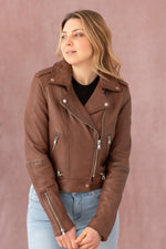Slim biker jacket in washed sheepskin leather. Vintage tan finish. - Image n°4