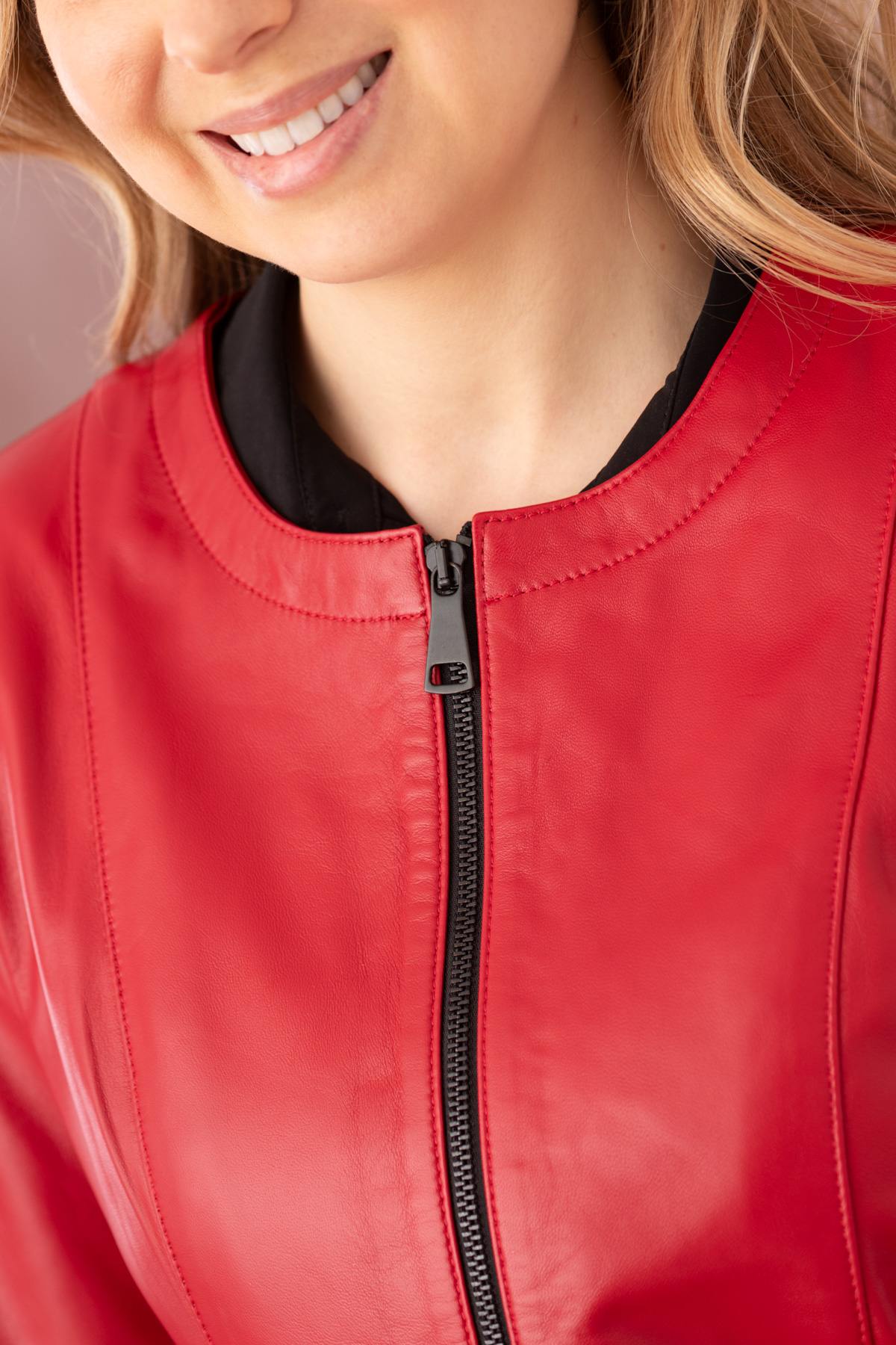 Glossy red and black lambskin jacket, slim-fit for chic evening wear. - Image n°5
