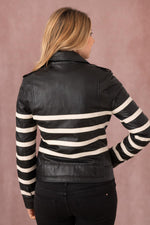 A black lambskin biker jacket, sleek and versatile with a regular cut. - Image n°5
