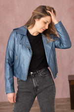 Metallic cobalt lambskin perfecto, slim fit, sharp and contemporary. - Image n°1