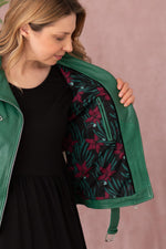 Slim biker jacket in lambskin. Holly Green, waxed finish. - Image n°3