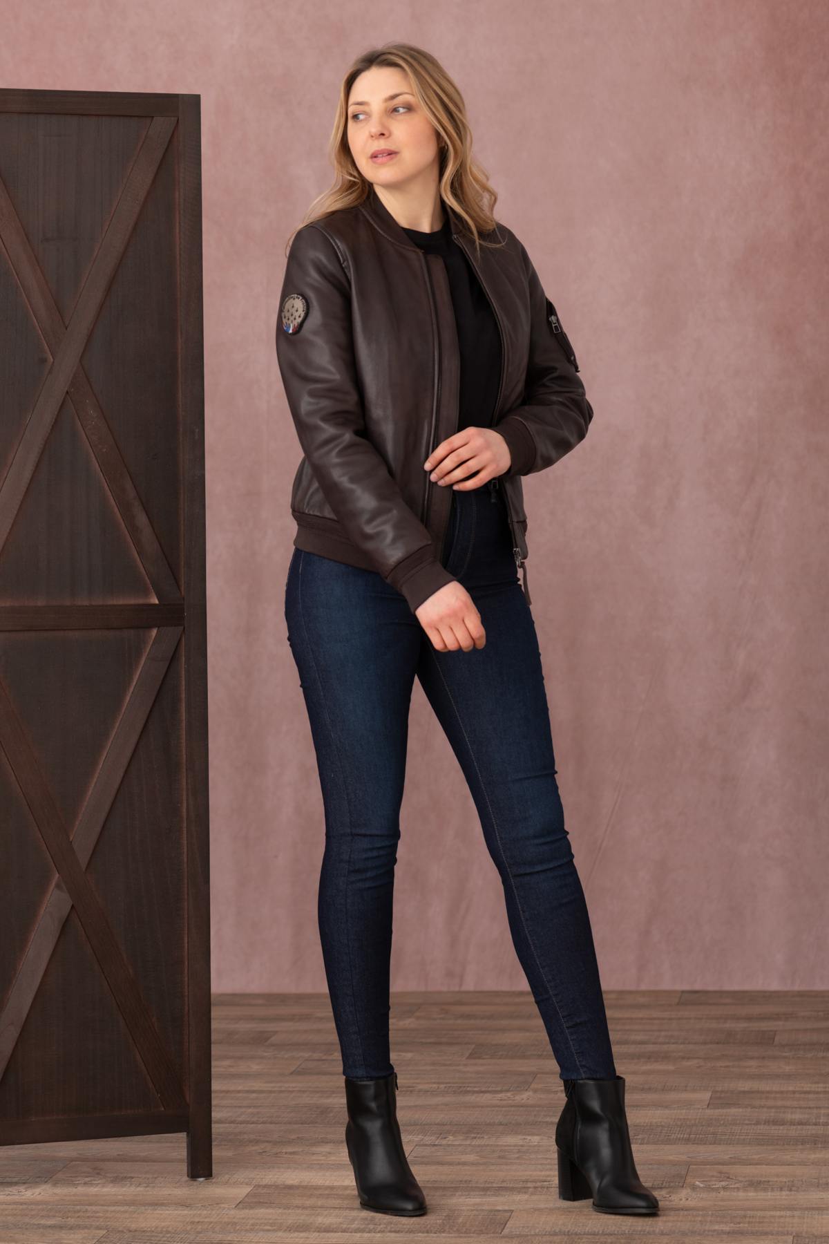 Rich brown lambskin jacket, slim fit, bomber collar and zip pockets. - Image n°7