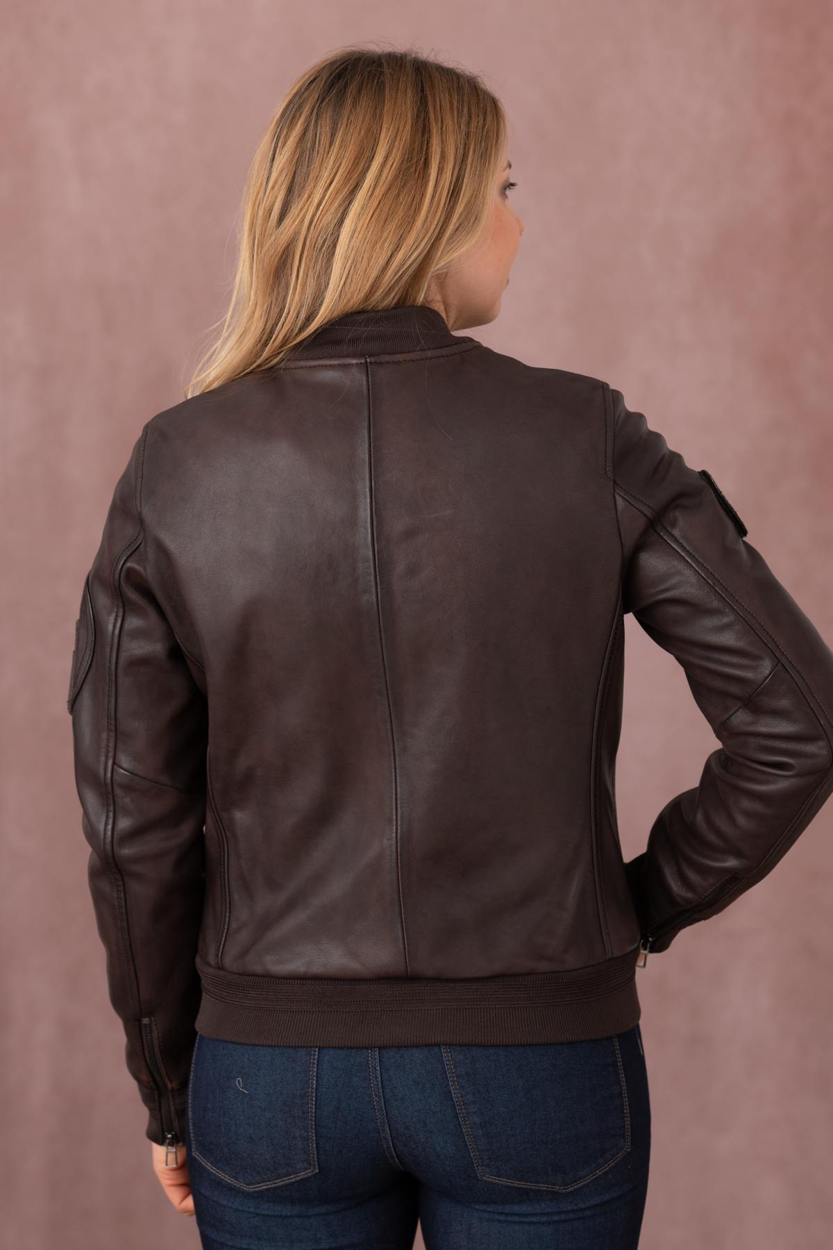 Rich brown lambskin jacket, slim fit, bomber collar and zip pockets. - Image n°4