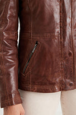 Vintage sheepskin jacket, washed finish, fur collar, slim-cut. - Image n°5