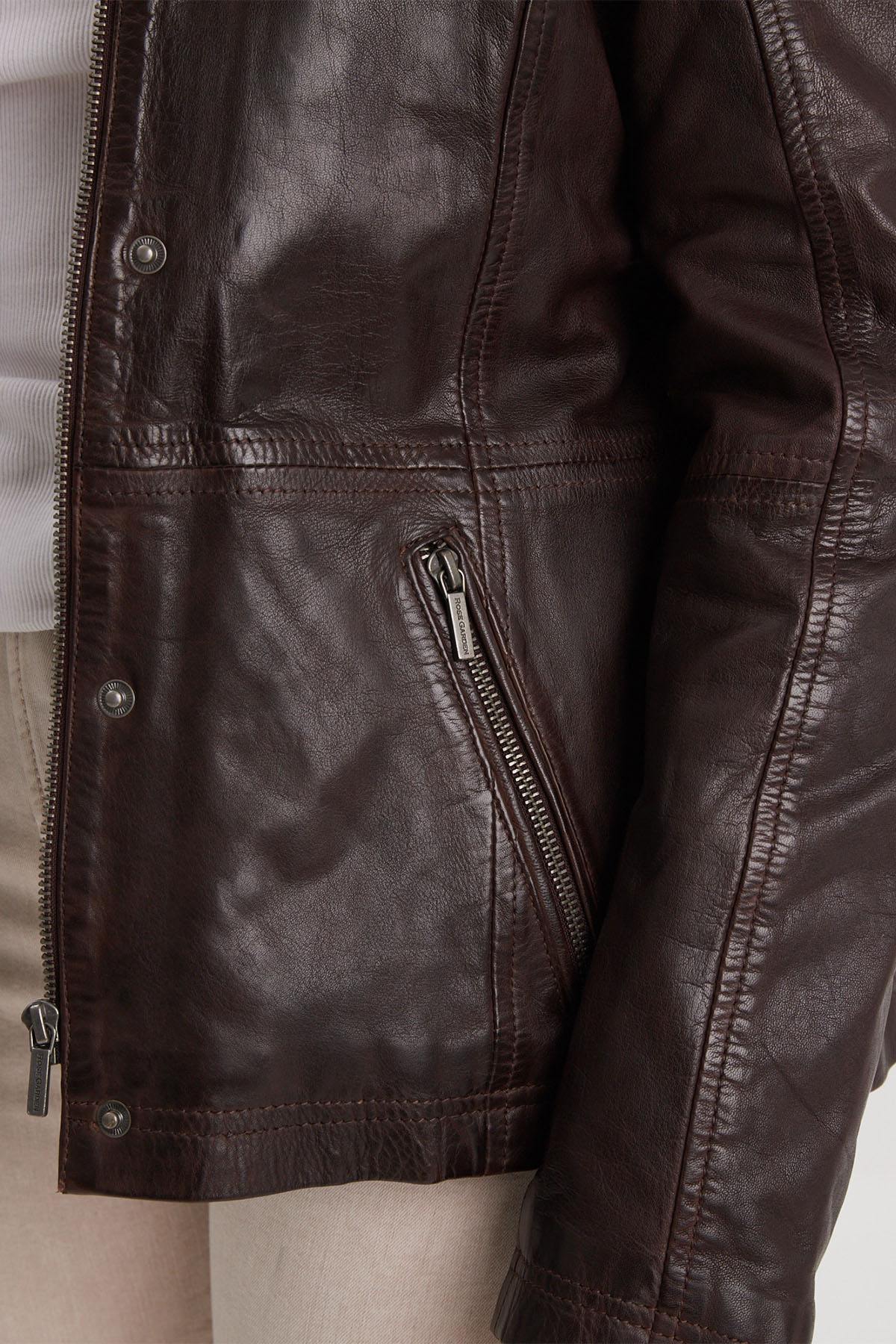 Slim aviator jacket in russet washed lambskin, timeless and soft. - Image n°4