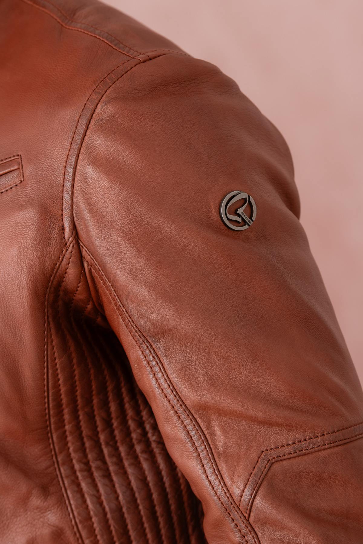 Cognac sheepskin biker jacket, rugged yet refined for urban style. - Image n°3