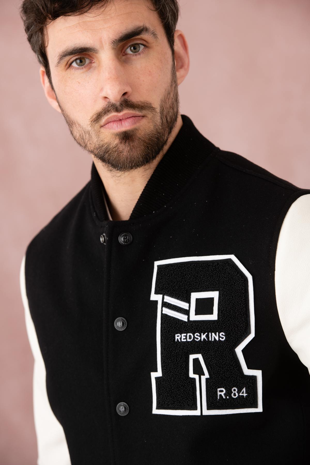 A slim-fit teddy jacket blending leather and nylon for urban style. - Image n°7