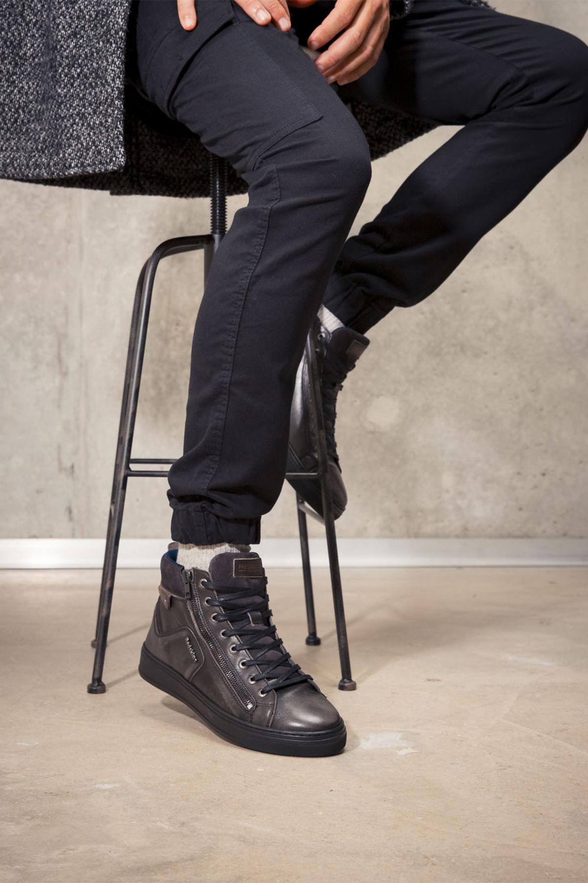 Charcoal leather sneakers - Image n°1