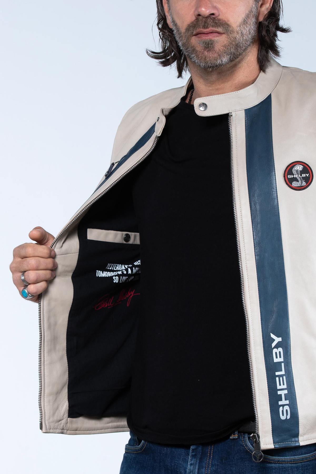 Lightweight ecru sheepskin jacket, inspired by Shelby's racing spirit. - Image n°6