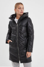 Soft black sheep leather jacket, quilted for warmth and style. - Image n°5