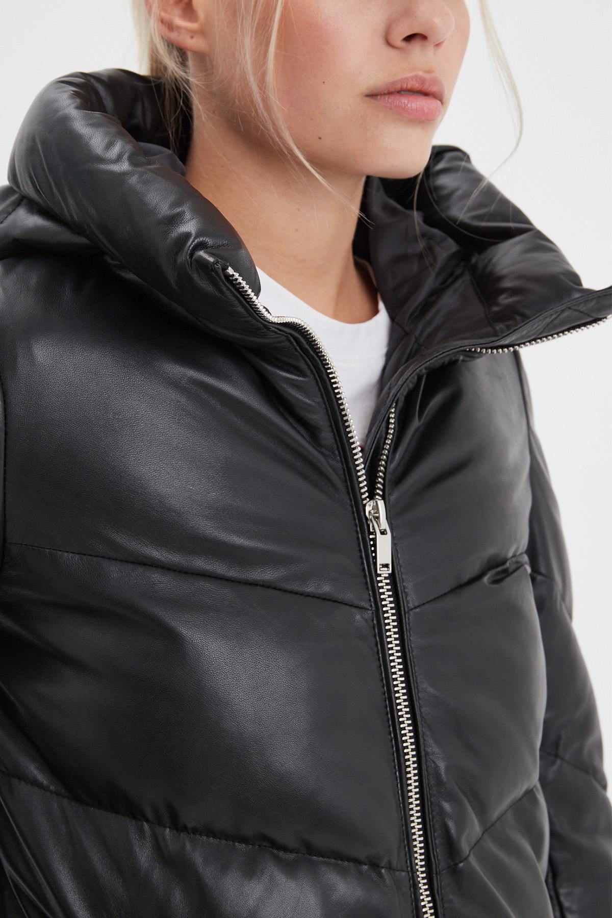 Soft black sheep leather jacket, quilted for warmth and style. - Image n°2