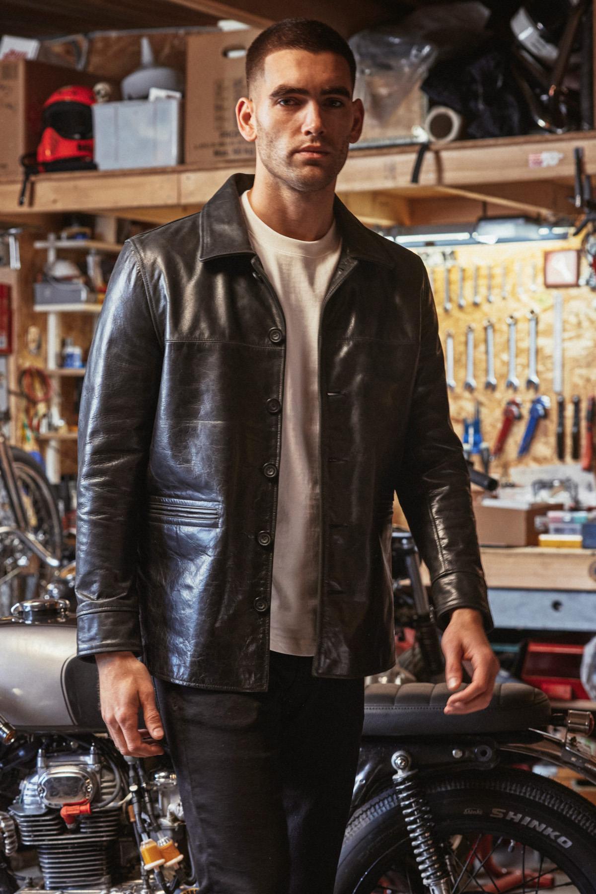 Black horsehide car coat, 1940s-inspired. Slim, durable, timeless. - Image n°1