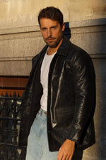 Black horsehide car coat, 1940s-inspired. Slim, durable, timeless. - Image n°2