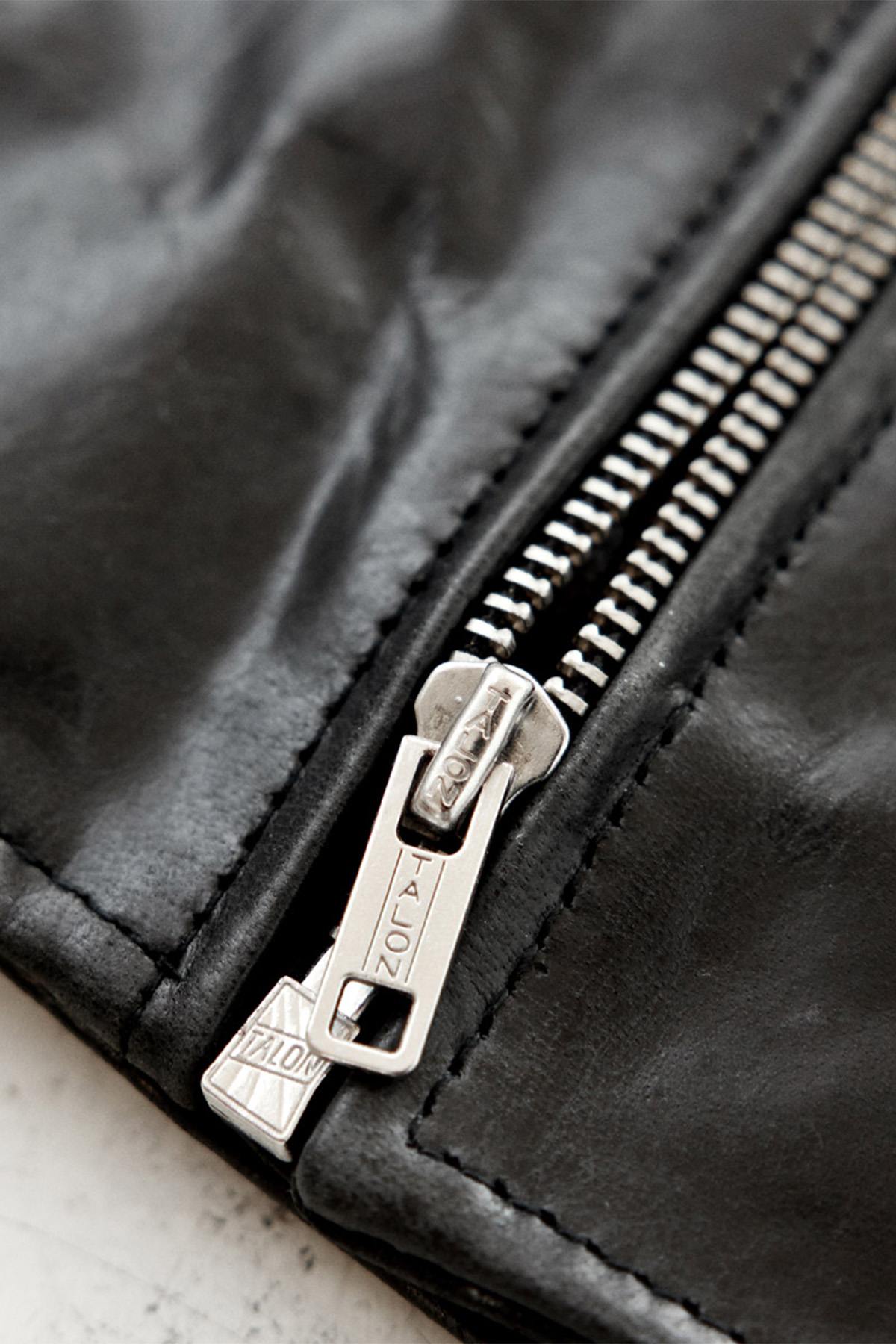 A slim horsehide leather jacket, inspired by 1950s biker classics. - Image n°3
