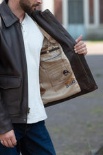 Pre-distressed cowhide Indiana Jones jacket. Full-cut, rugged style. - Image n°10