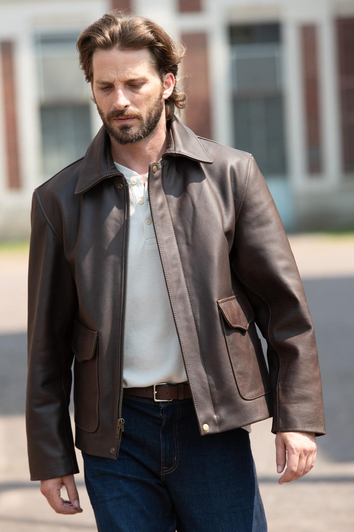 Pre-distressed cowhide Indiana Jones jacket. Full-cut, rugged style. - Image n°11