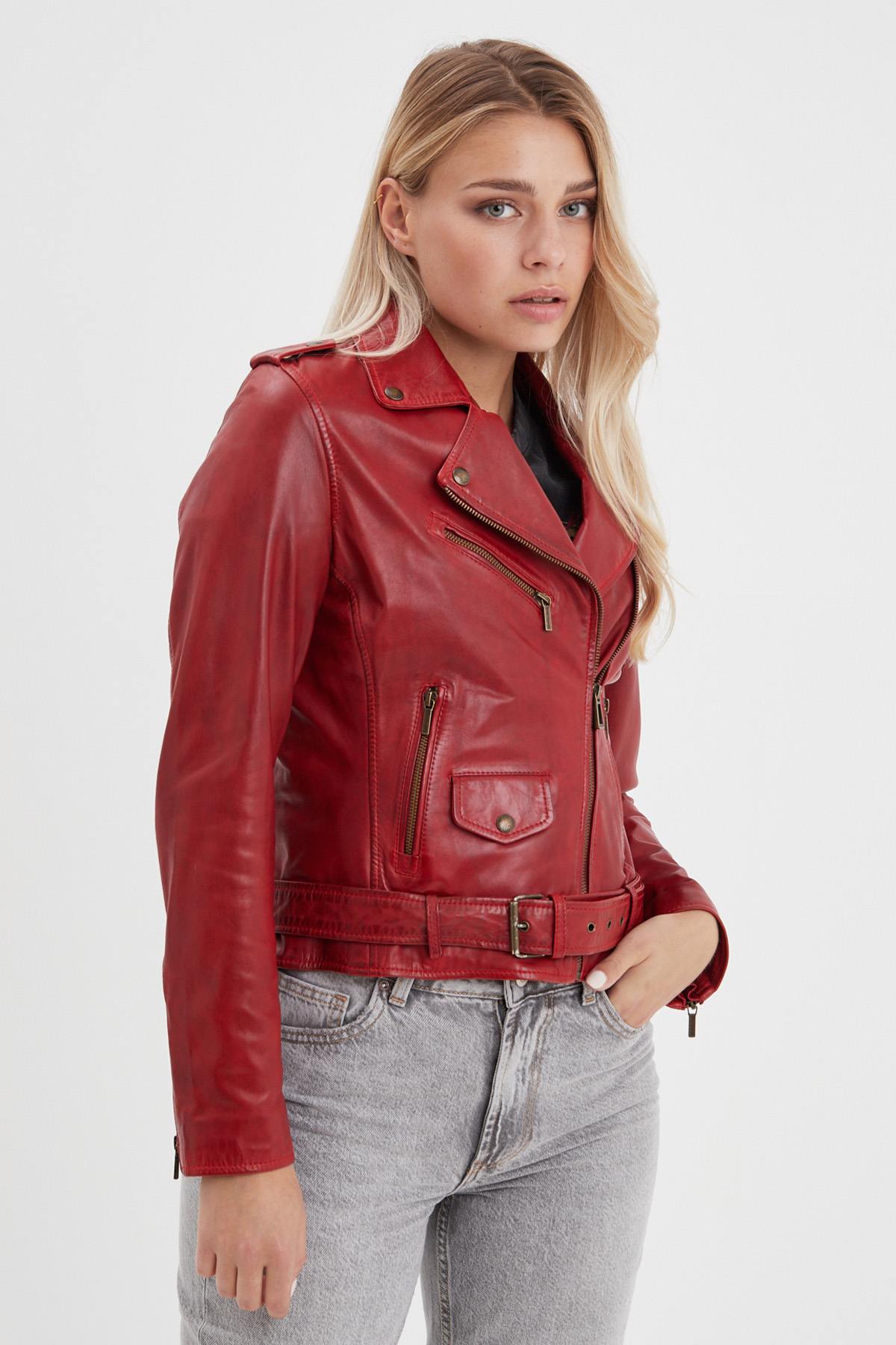 Slim red sheep leather jacket with zip fastening and bold rock style. - Image n°4