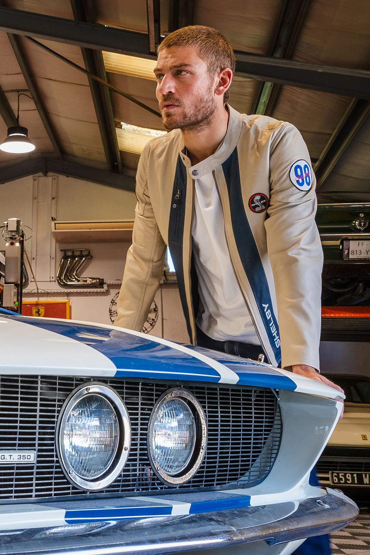 Lightweight ecru sheepskin jacket, inspired by Shelby's racing spirit. - Image n°2