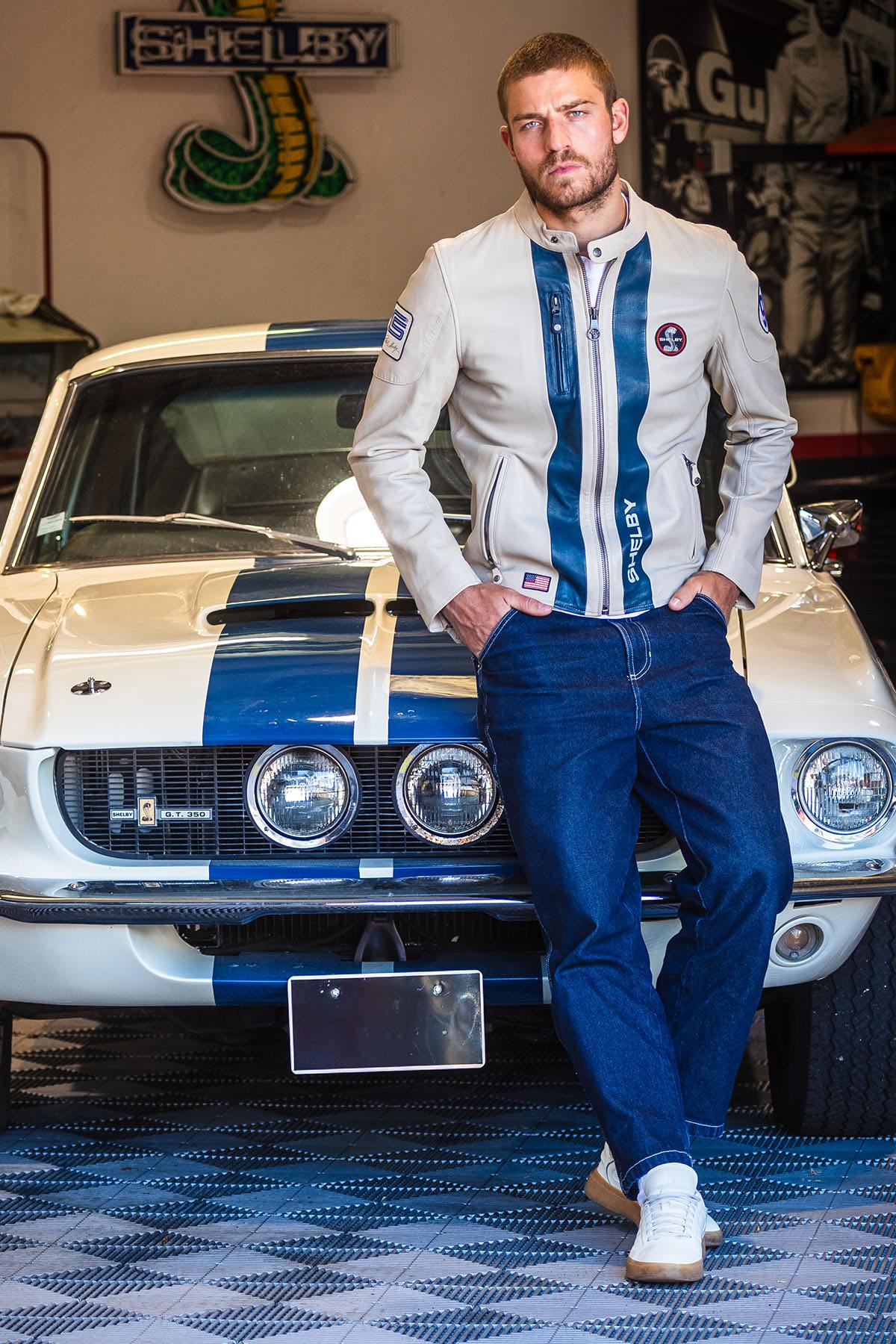 Lightweight ecru sheepskin jacket, inspired by Shelby's racing spirit. - Image n°1