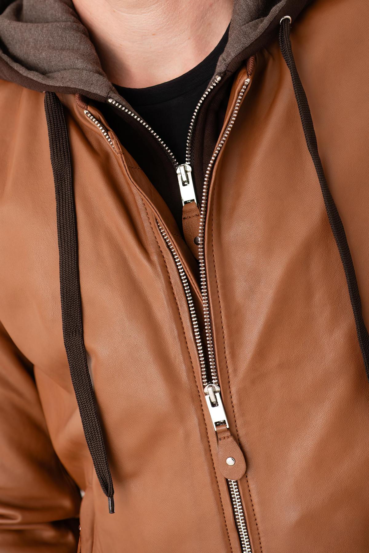 Cognac lambskin bomber: slim fit, removable hood, timeless style. - Image n°3