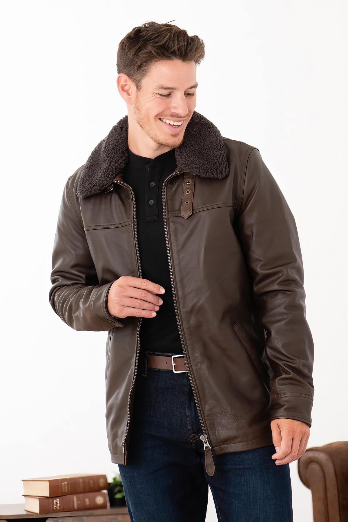 Brown cowhide aviator jacket by Schott, removable fur collar and zip. - Image n°1