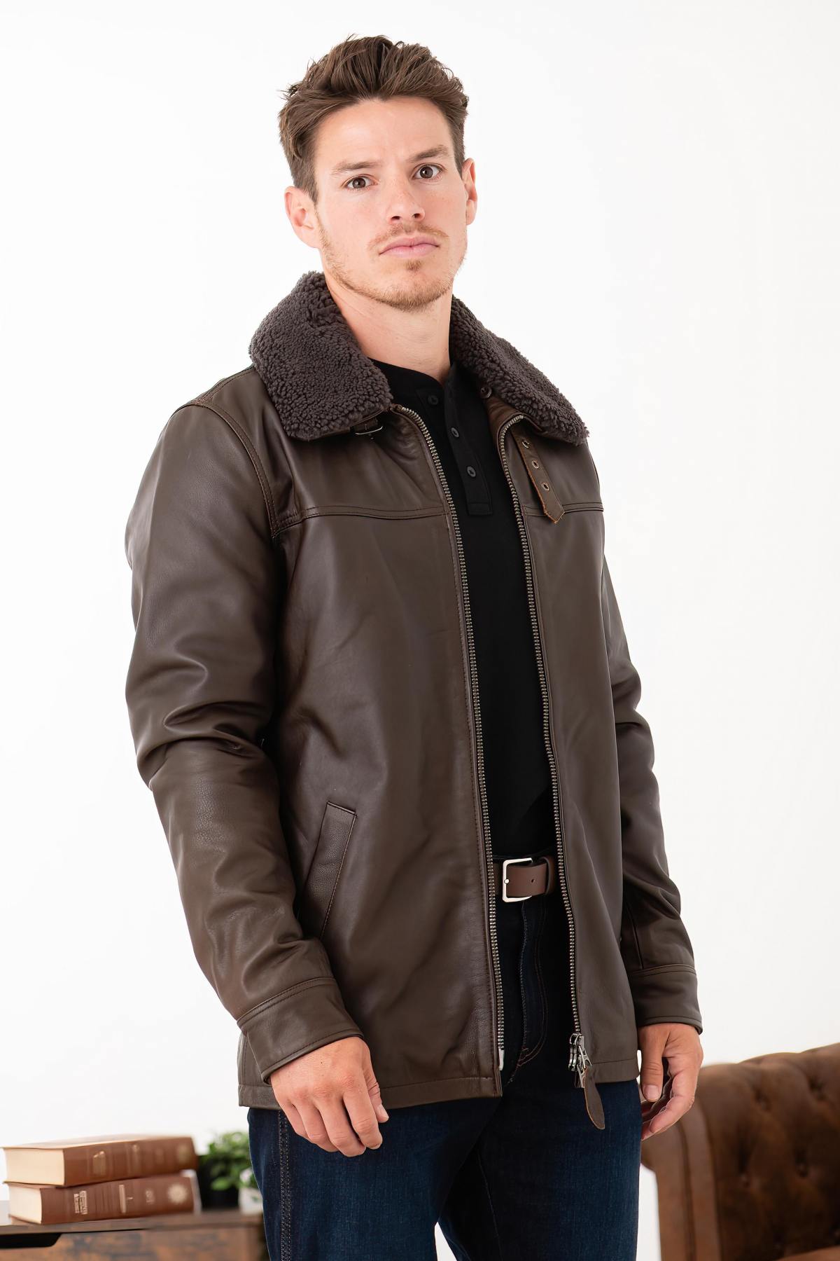 Brown cowhide aviator jacket by Schott, removable fur collar and zip. - Image n°9